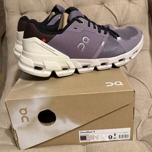 Men’s On Cloudflyer 4 Sneakers *NEW*